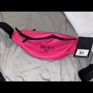 Nike fanny pack